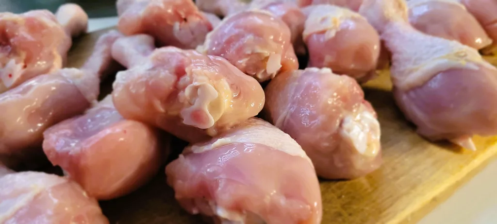 Pałki z Kurczaka z Rozmarynem, Warzywami i Ziemniakami