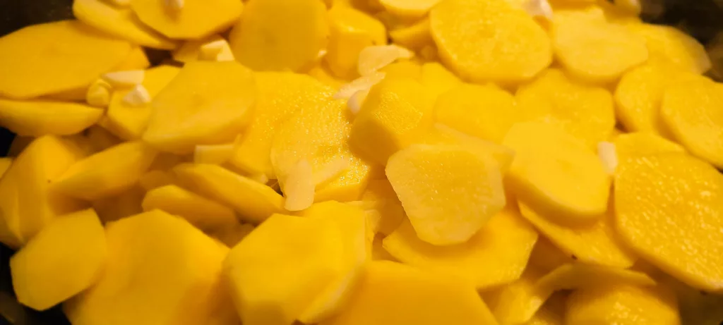 Pałki z Kurczaka z Rozmarynem, Warzywami i Ziemniakami