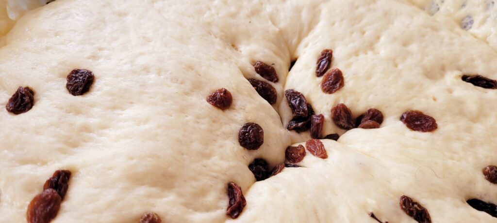 Puszyste drożdżówki z budyniem - Przepis