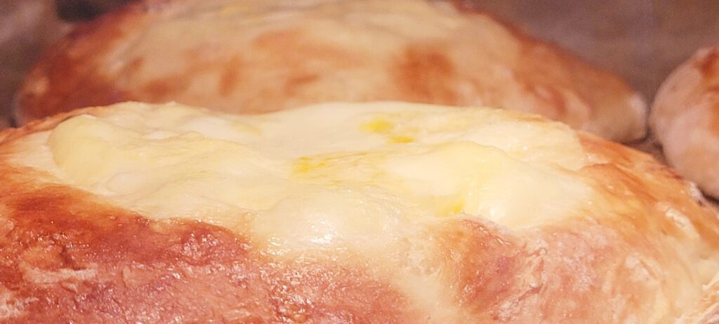 Puszyste drożdżówki z budyniem - Przepis