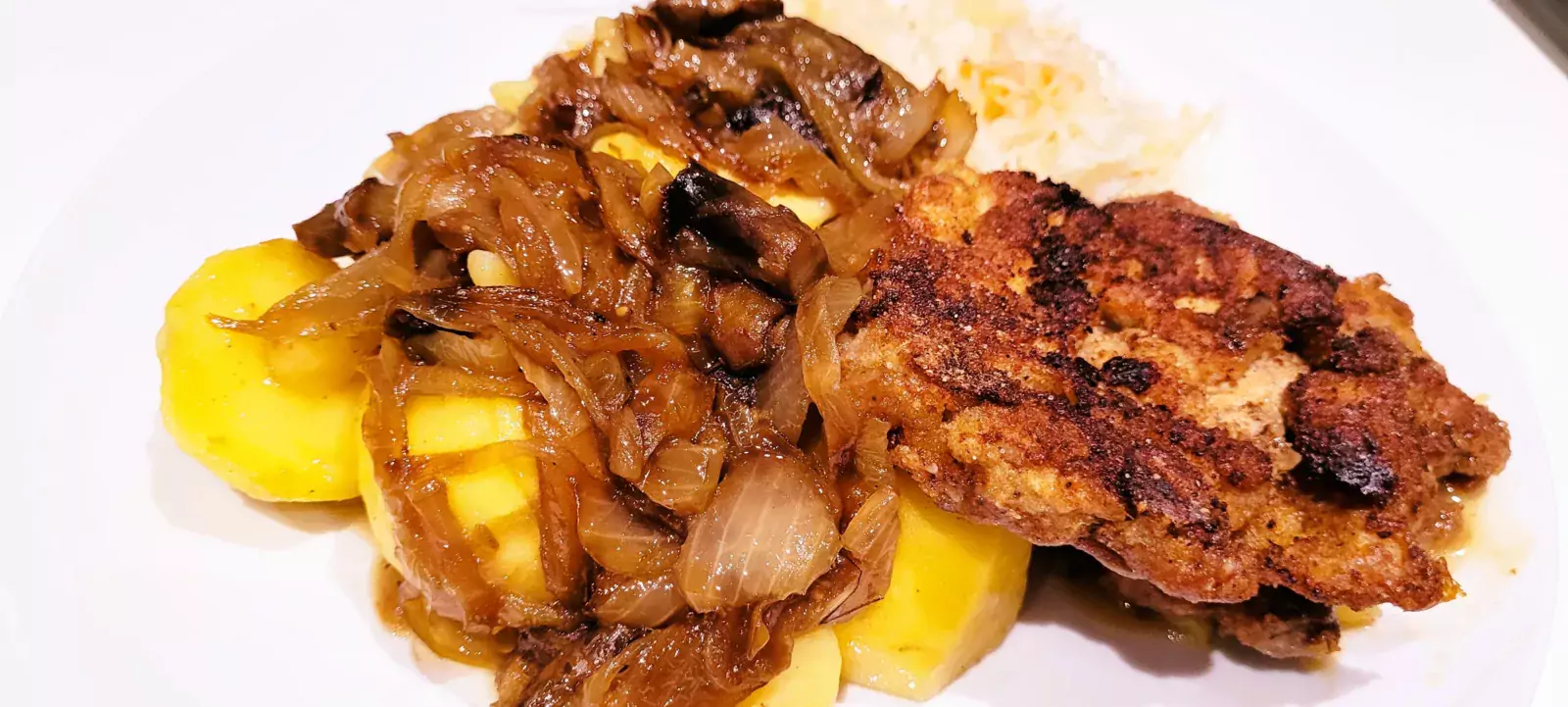 Sos z cebuli i grzybów do schabowego