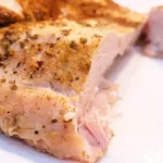 Pieczona Pierś z Indyka z Ziołami i Cytryną