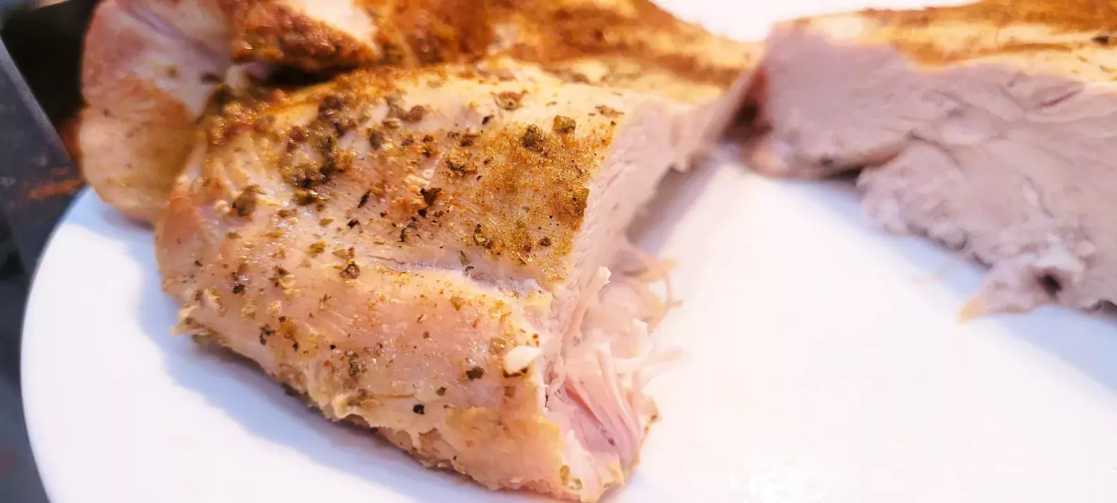 Pieczona Pierś z Indyka z Ziołami i Cytryną