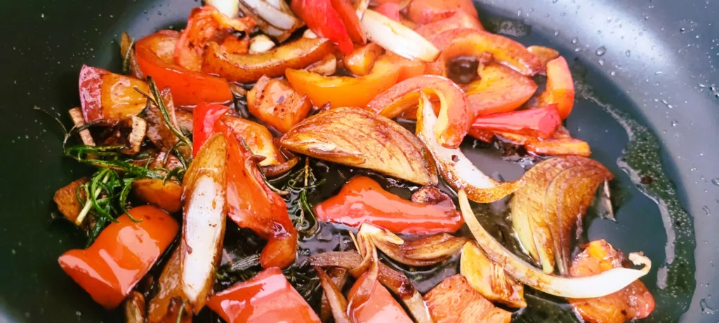 Gulasz wieprzowy z warzywami