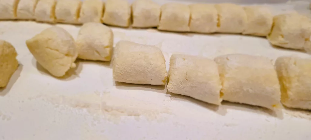 Kluski leniwe: smak twarogu i ziemniaków