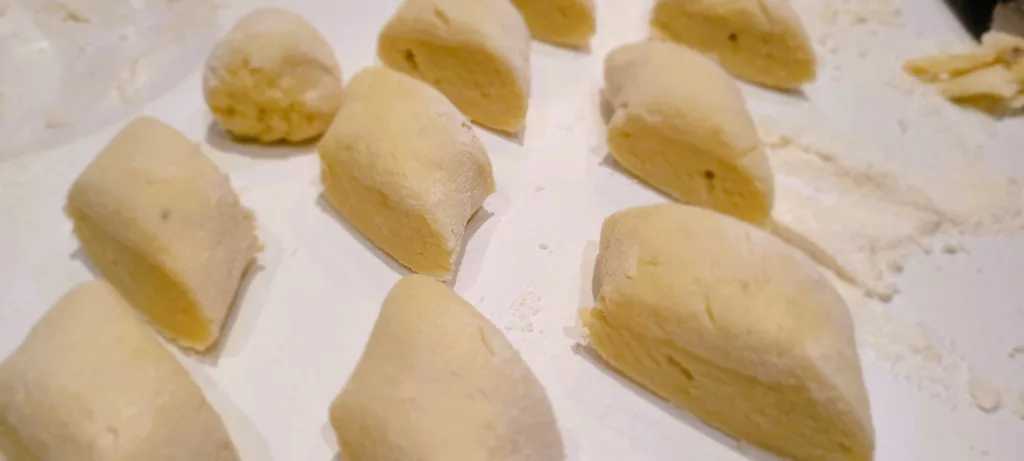 Kluski leniwe: smak twarogu i ziemniaków