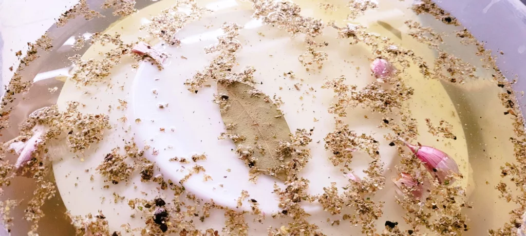 Mięso Pieczone z Solanki w Marynacie