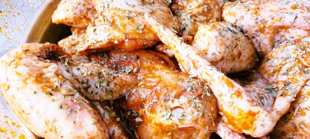 Skrzydełka pieczone z kurczaka z ziemniakami