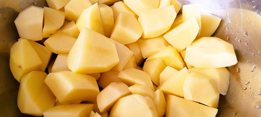 Skrzydełka pieczone z kurczaka z ziemniakami