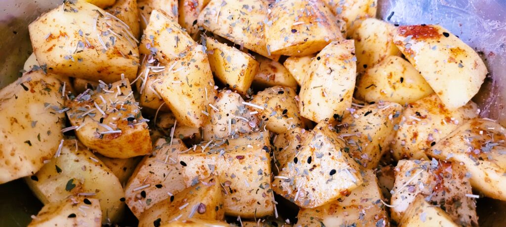 Skrzydełka pieczone z kurczaka z ziemniakami