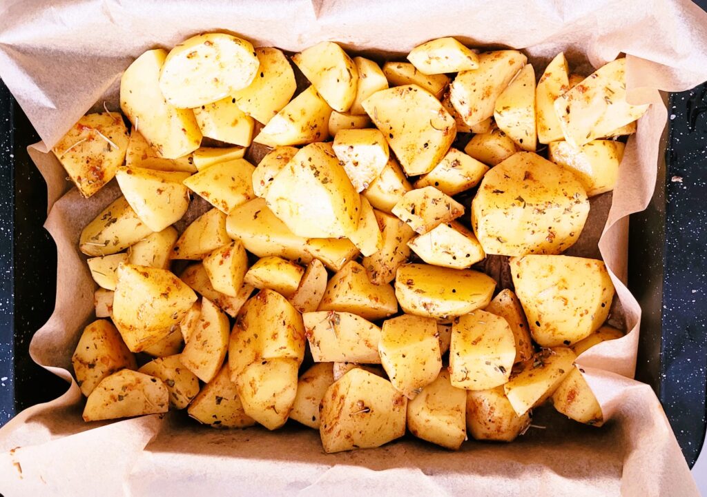 Skrzydełka pieczone z kurczaka z ziemniakami