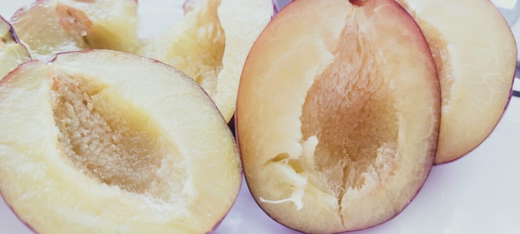 Aromatyczny Kompot Śliwkowo-Jabłkowo-Gruszkowy 🍎🍐🍇 — Idealny na Zimę i Adwent