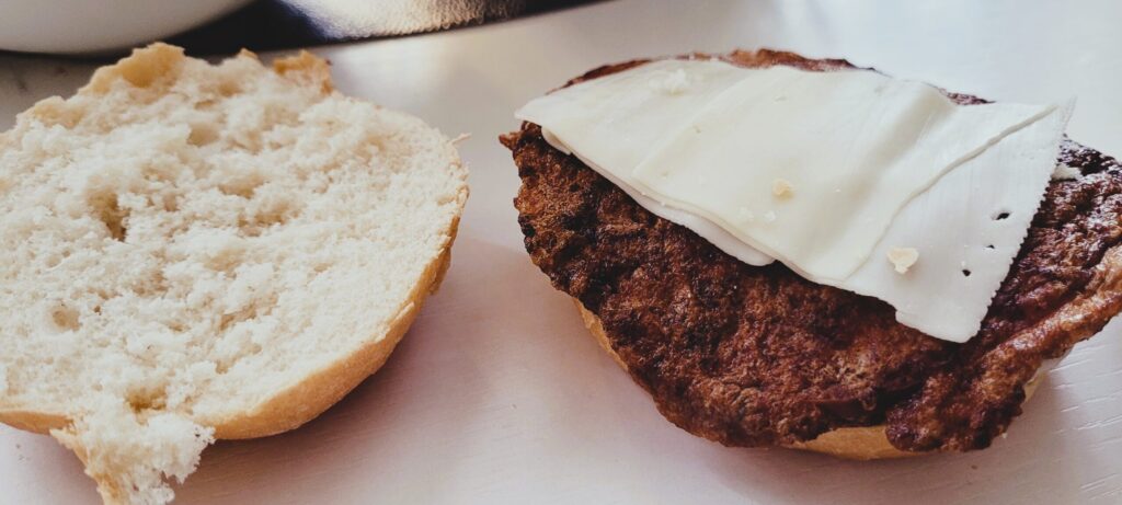 Burgery z PRL – mortadela i plaster sera