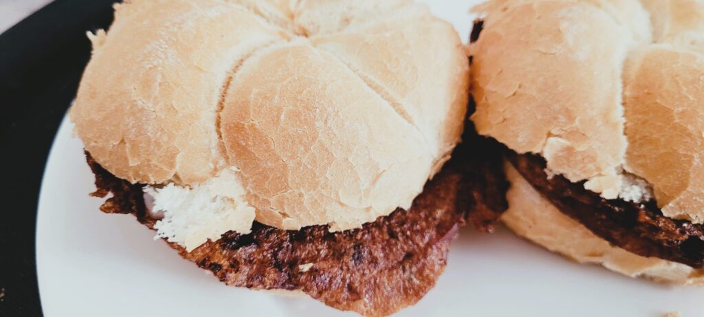 Burgery z PRL – mortadela i plaster sera