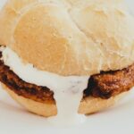 Burgery z PRL – mortadela i plaster sera