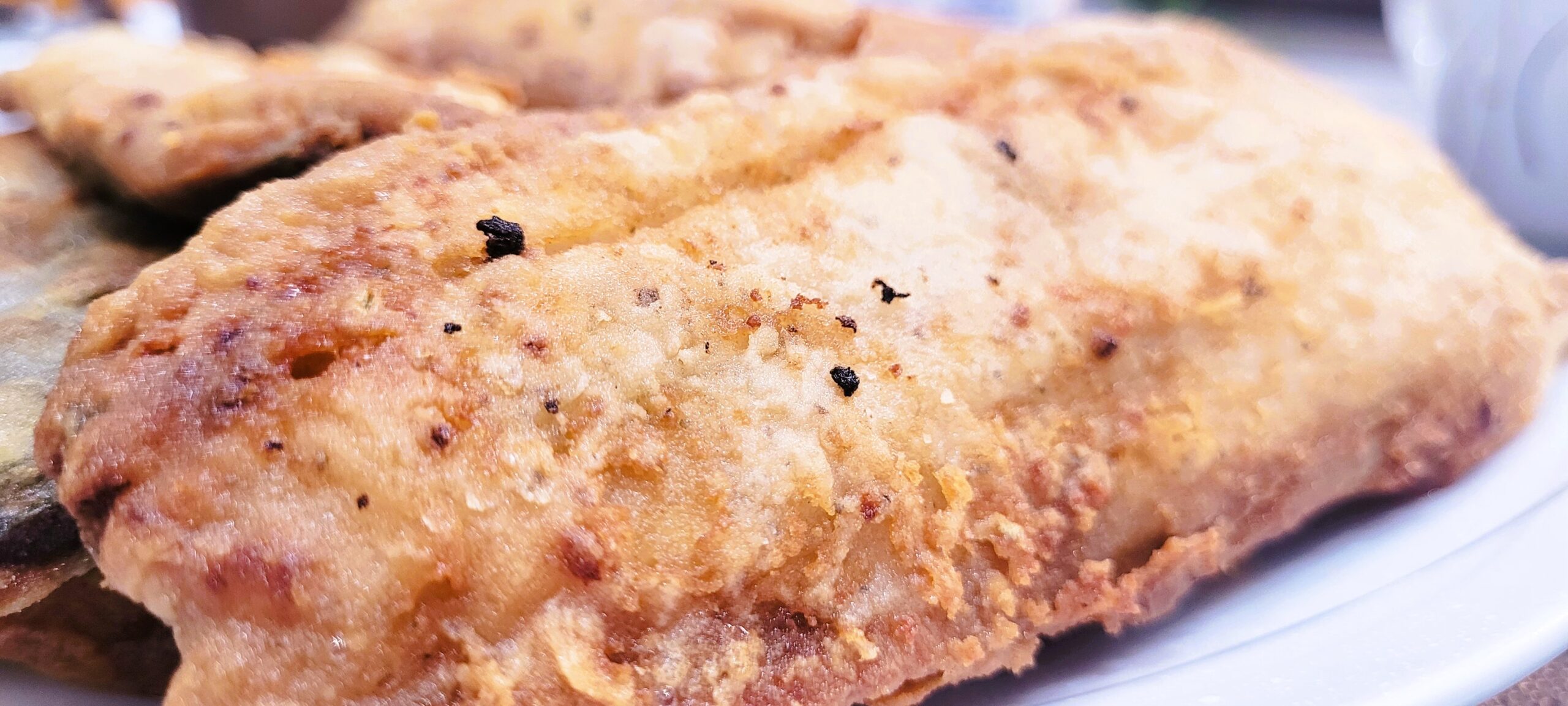 Śledź atlantycki smażony w mące – tradycja i smak