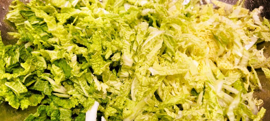 Surówka z kapusty pekińskiej i marchewki