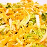 Surówka z kapusty pekińskiej i marchewki