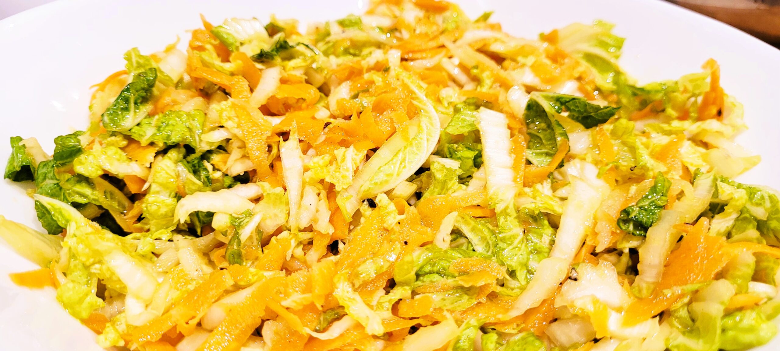 Surówka z kapusty pekińskiej i marchewki