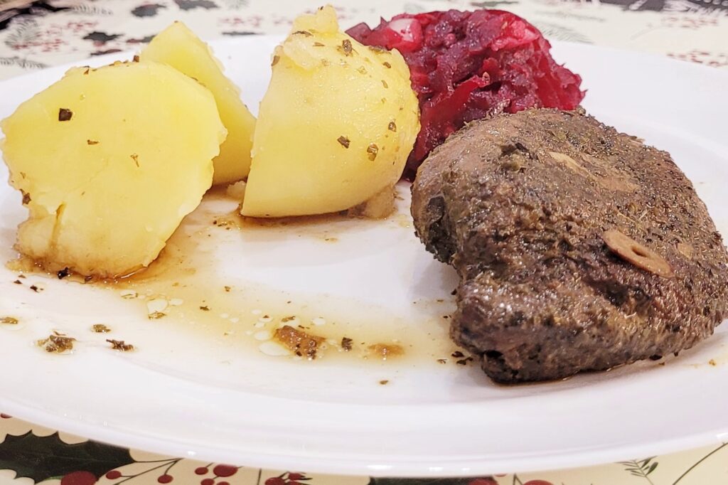 Pierś z kaczki duszona na patelni 