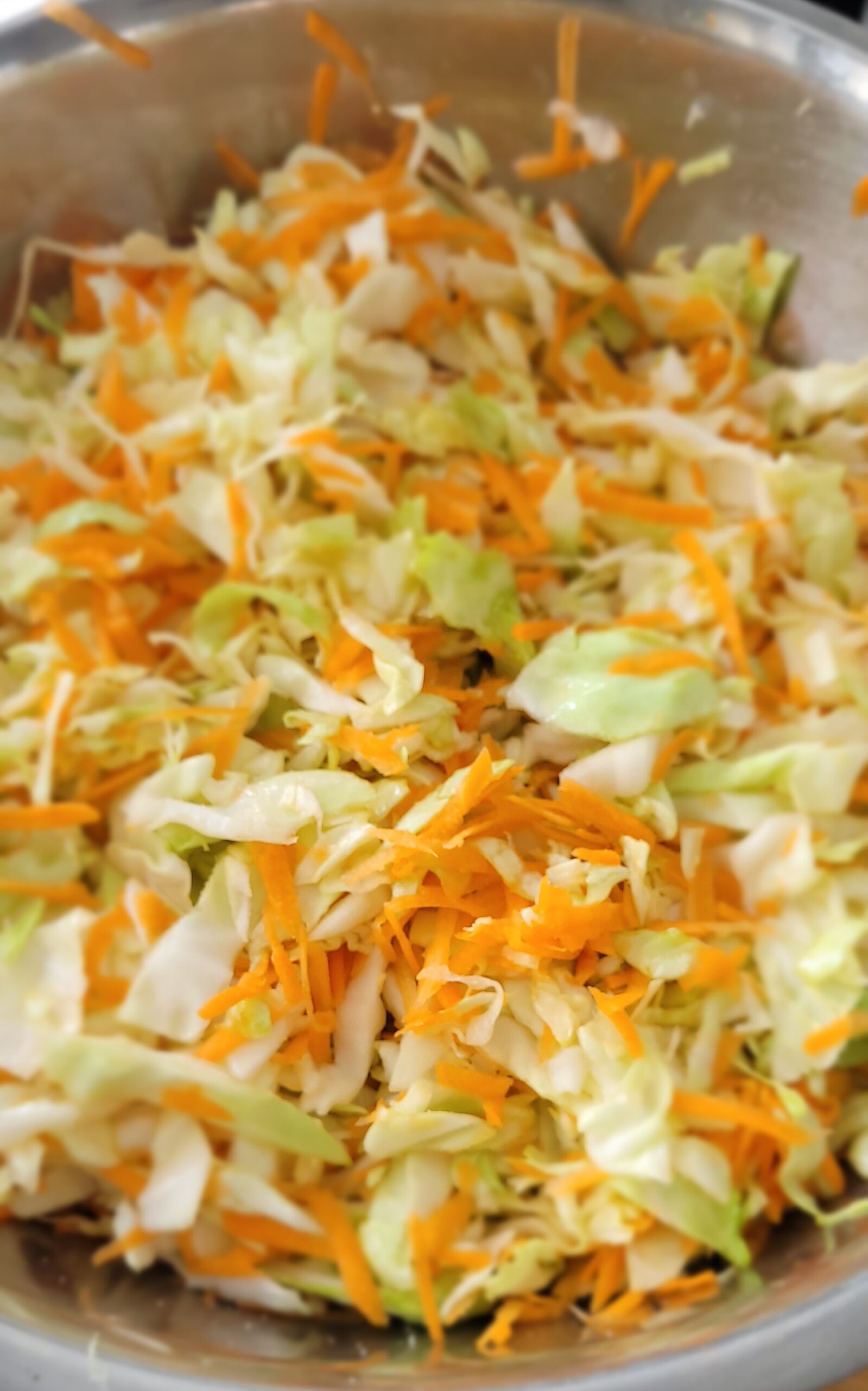 Surówka z kapusty białej i marchwi